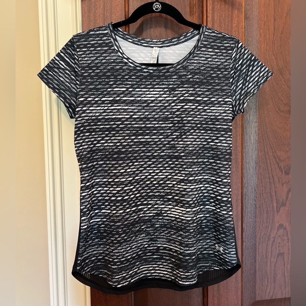 Under Armour Athletic Top in Small